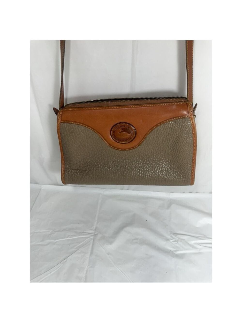 VTG Dooney & Bourke All Weather Leather Taupe Zip top Crossbody Bag Purse - Picture 13 of 15